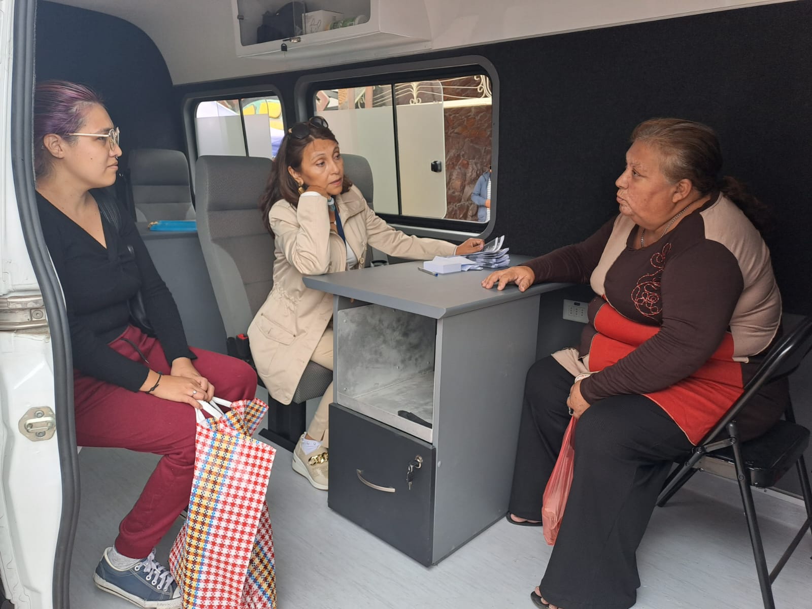 Consultorio Jurídico Móvil de Arica y Parinacota brindó atención en el Terminal Asoagro