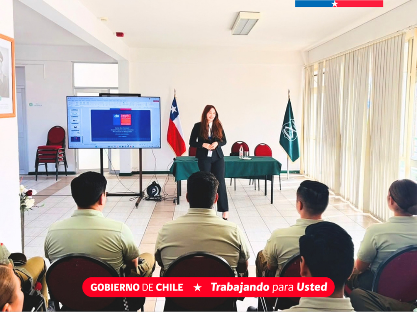 Abogada CAJTA-SENADIS de Tarapacá realiza capacitación a funcionarios de Carabineros de Iquique